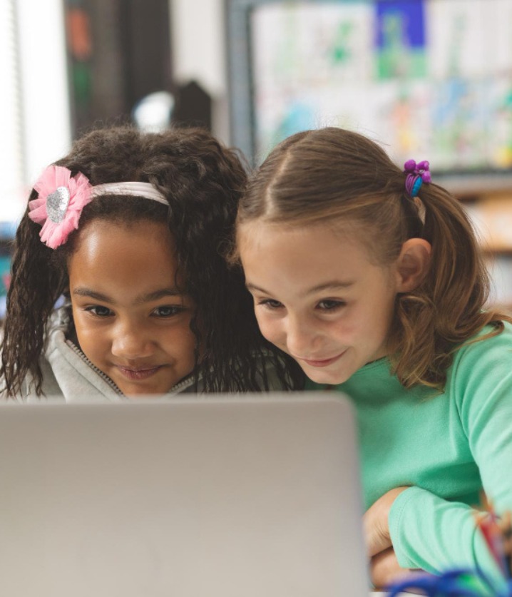 filles jouant à Mathia C2